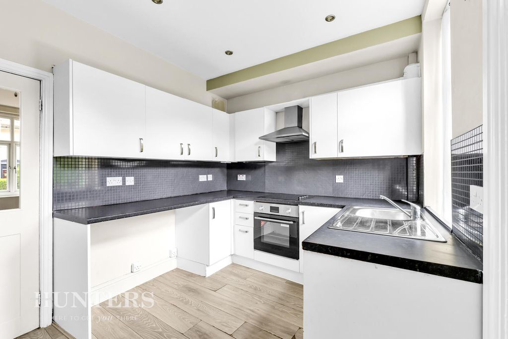 Property photo 2 of 18 Kitchen