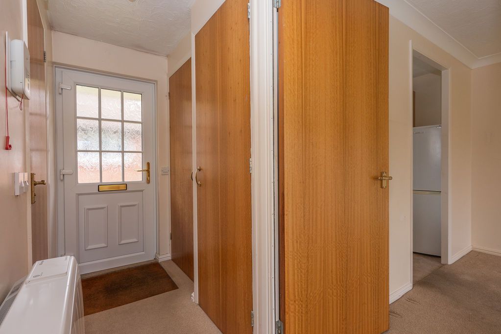 Property photo 2 of 8 Entrance