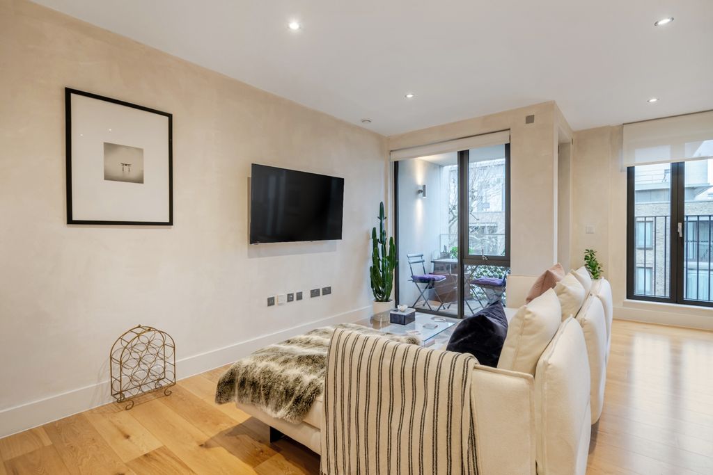 Property photo 3 of 20 1384216-4-6924615E27Bba