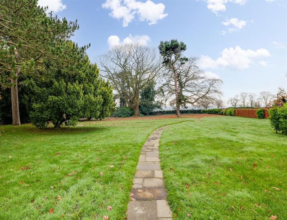 Property photo 2 of 22