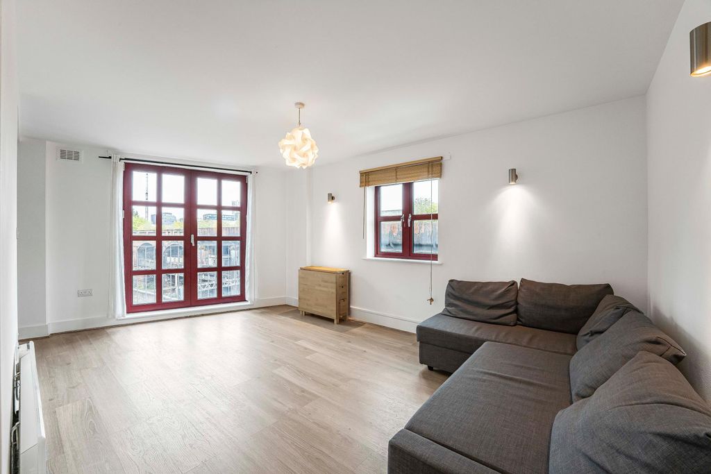 Property photo 3 of 15 Photo 2