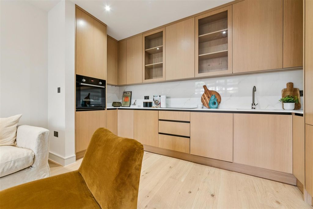 Property photo 2 of 16 Barrowgate Road, W4 - For Sale