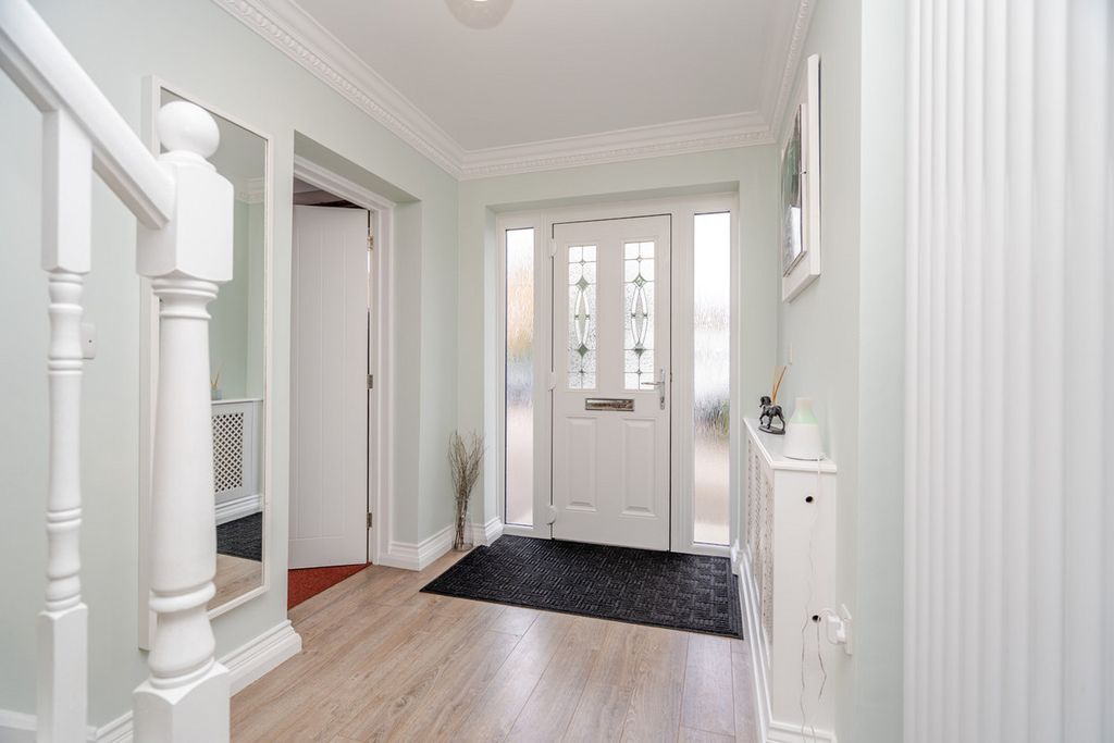 Property photo 3 of 31