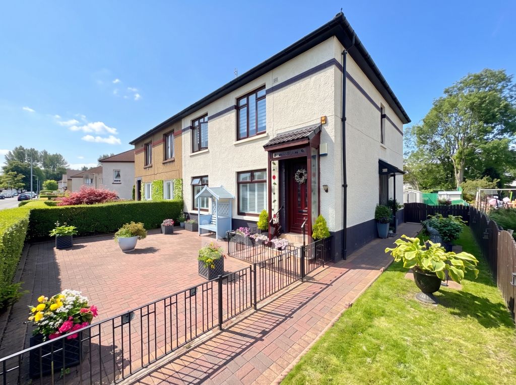 Property photo 1 of 23 Millbrix Avenue, Glasgow External
