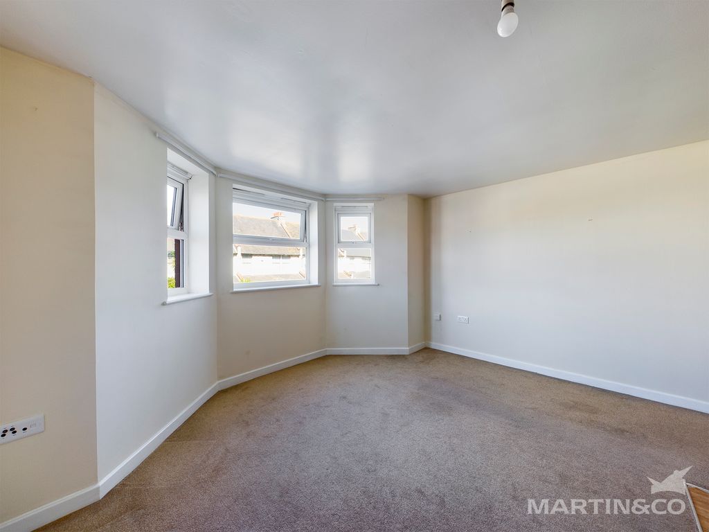 Property photo 3 of 5