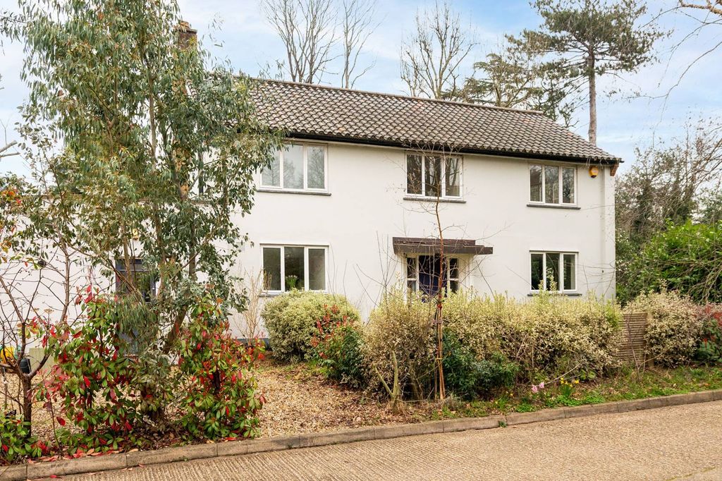 Property photo 2 of 18