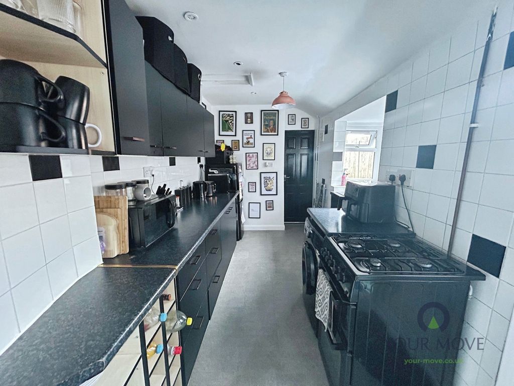 Property photo 2 of 17 Kitchen
