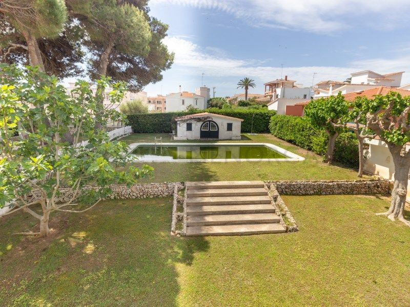 Property photo 2 of 37