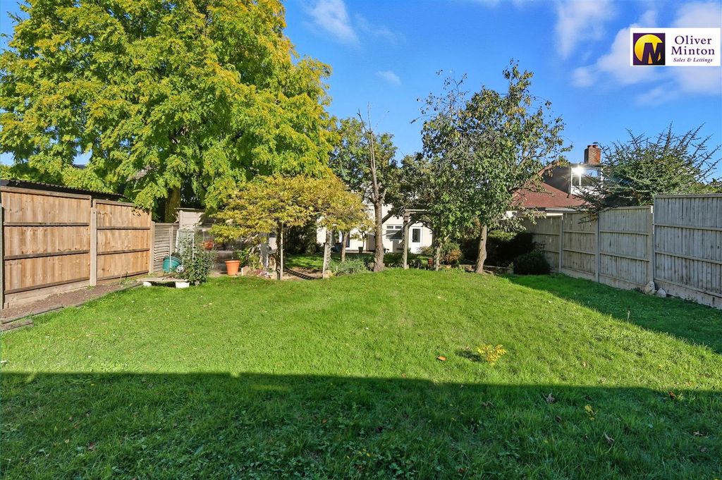 Property photo 2 of 33