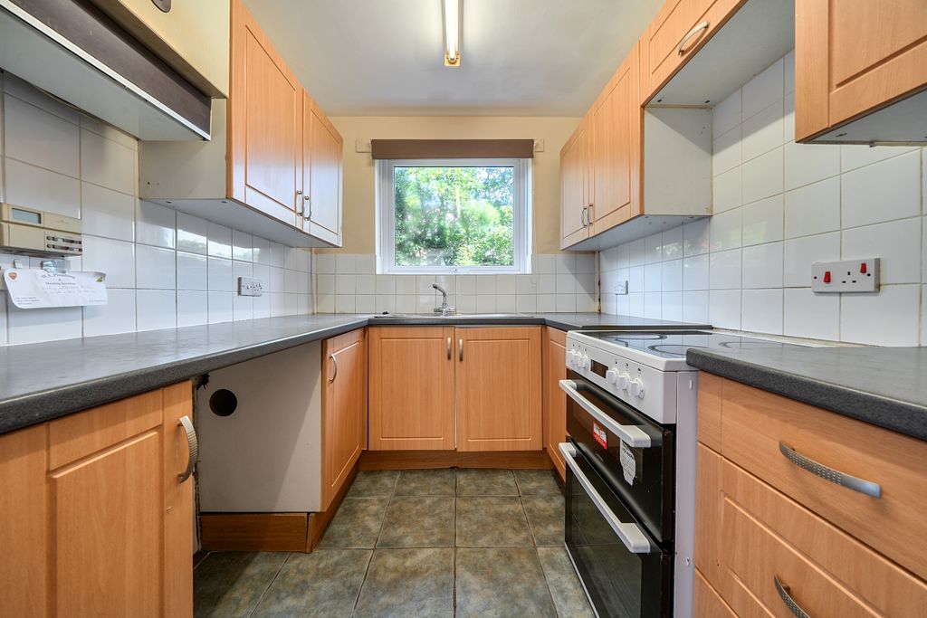 Property photo 3 of 21 Kitchen