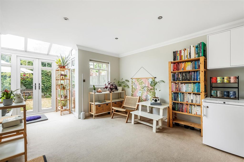Property photo 3 of 19 4-Highlands-Mews-7.Jpg