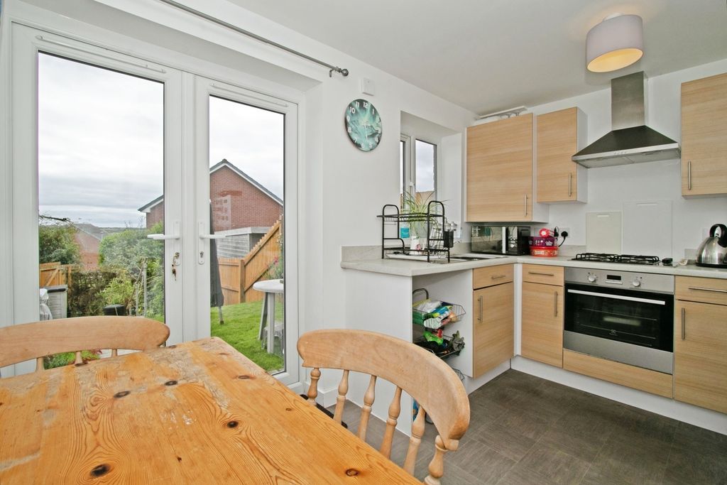 Property photo 3 of 31 Kitchen/Diner