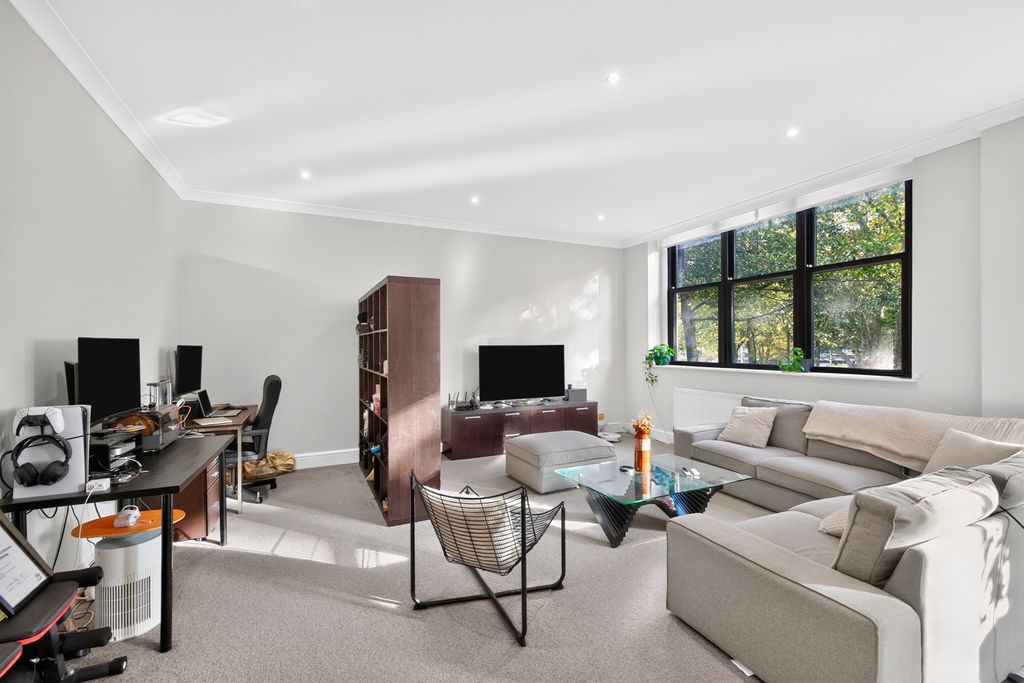 Property photo 2 of 21 Pbox-Img.Jpg