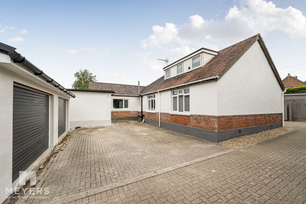 Property photo 2 of 16