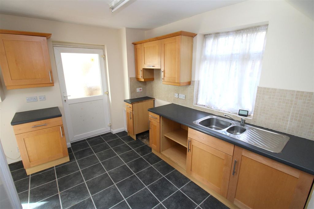 Additional image 4 of 3 bed semi-detached house to rentWillow Brook Road, Corby NN17