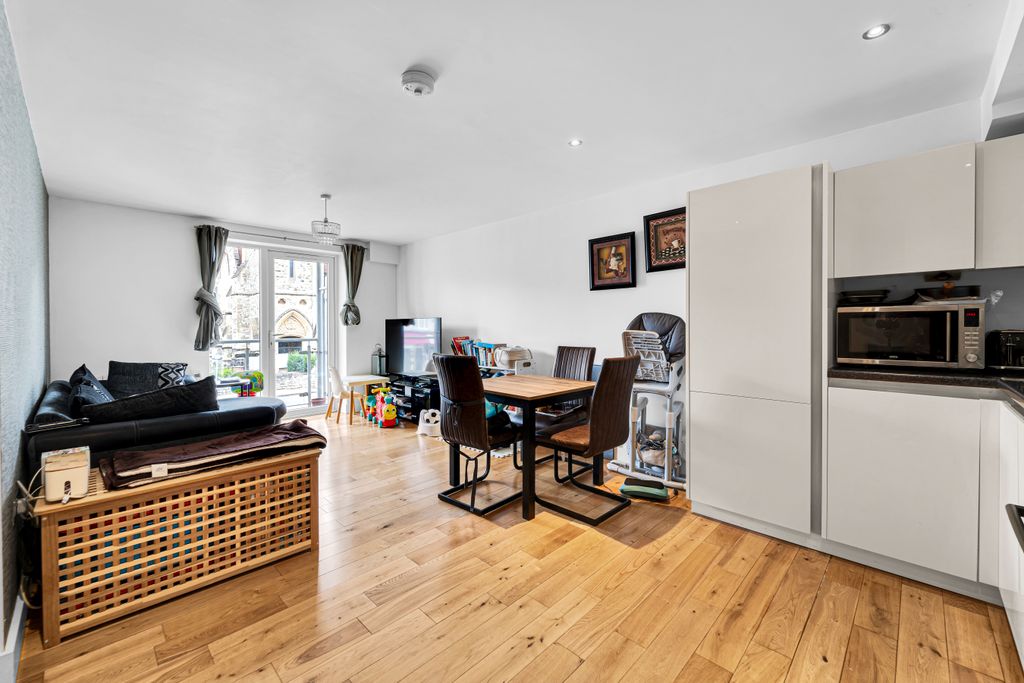 Property photo 1 of 11 Dsc09481