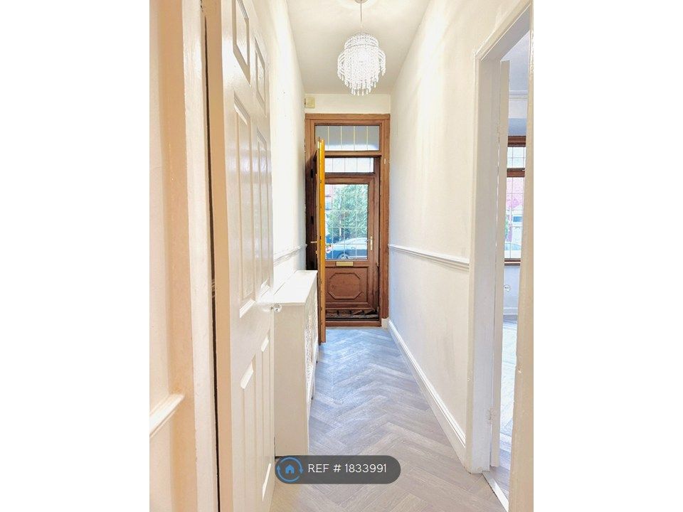 Property photo 2 of 23