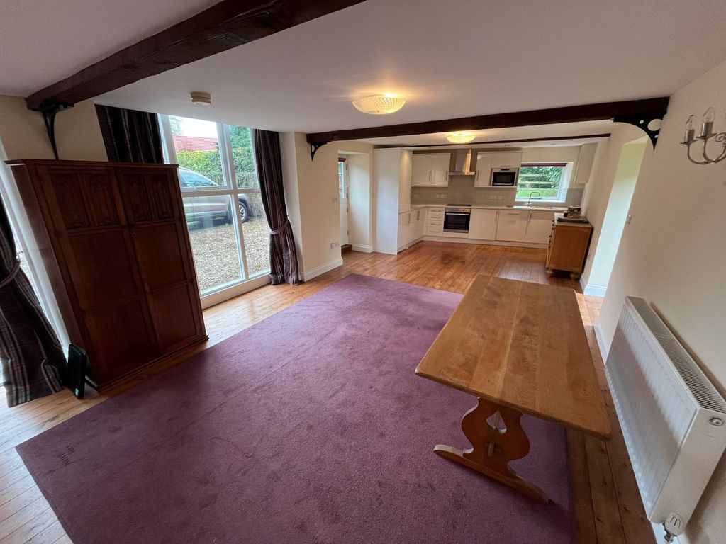 Property photo 3 of 11 Dining Area