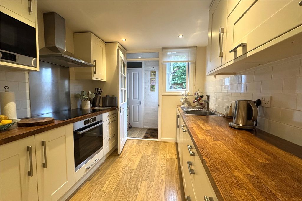 Property photo 2 of 12 Picture No. 15