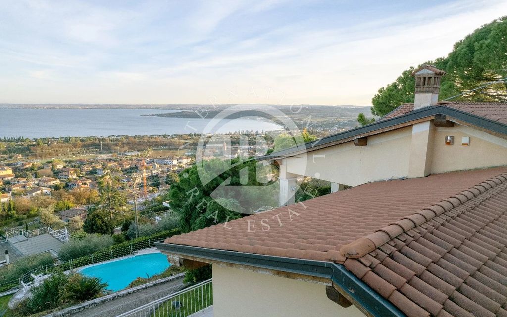 Property photo 2 of 24