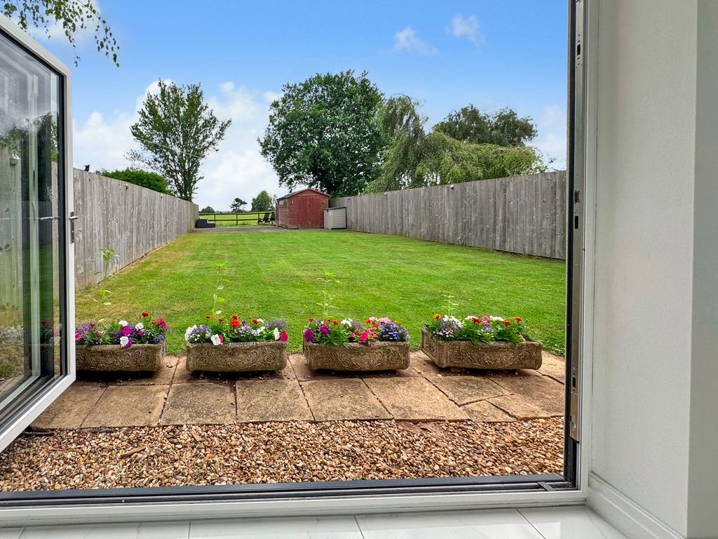 Property photo 3 of 35 Tempimagec2Yxwp