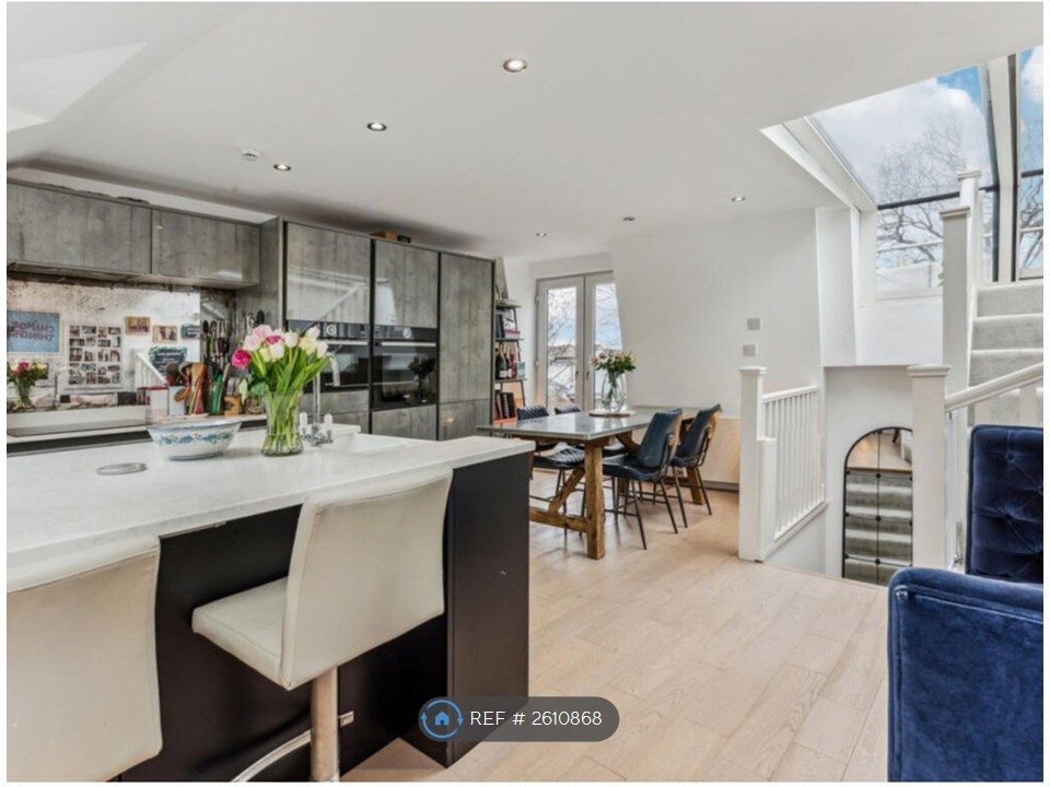 Property photo 1 of 7 Kitchen