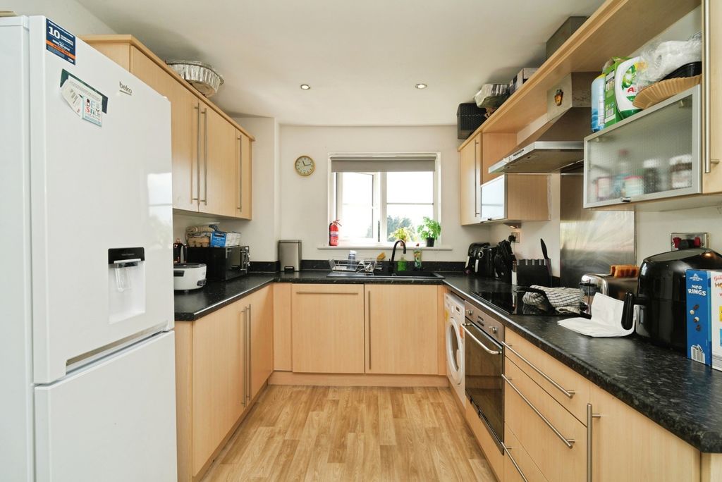 Property photo 2 of 12 Kitchen