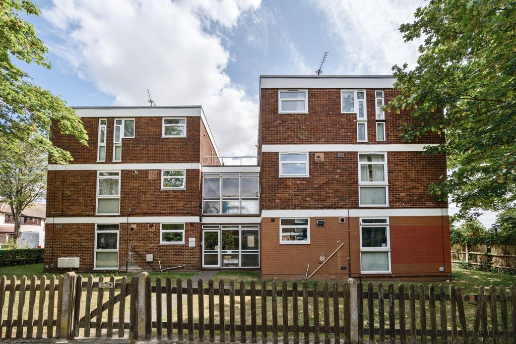 Property photo 1 of 17 1312210-1-6859270...