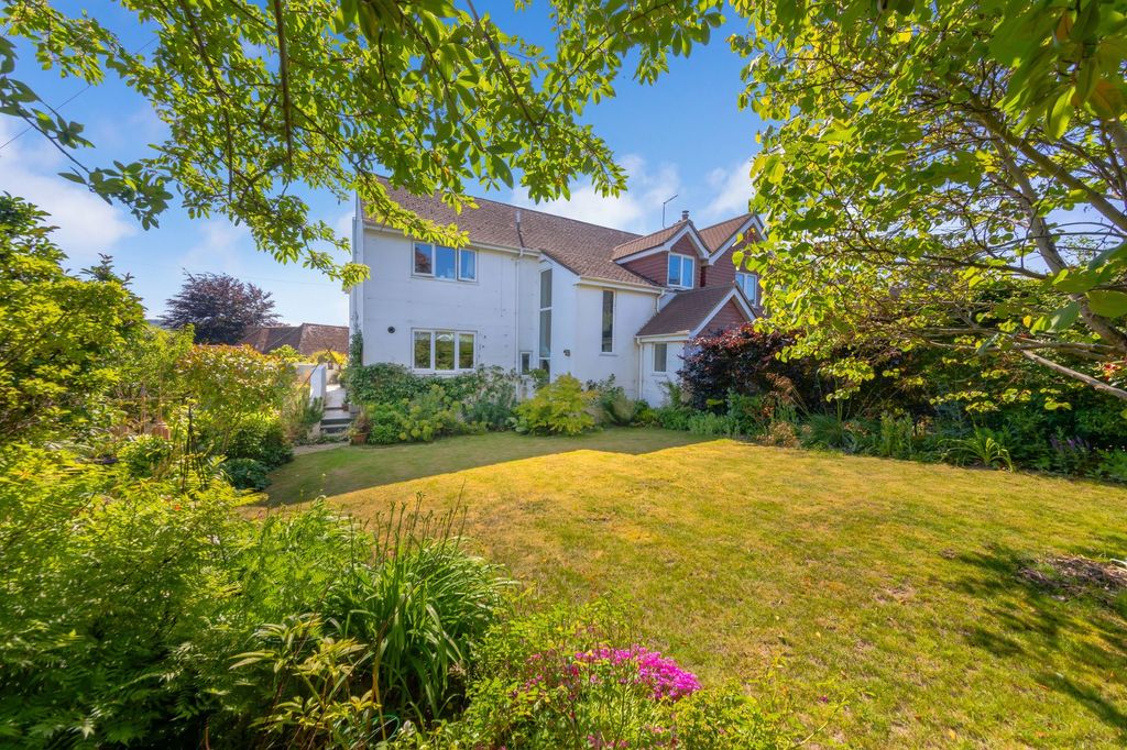 Property photo 1 of 24