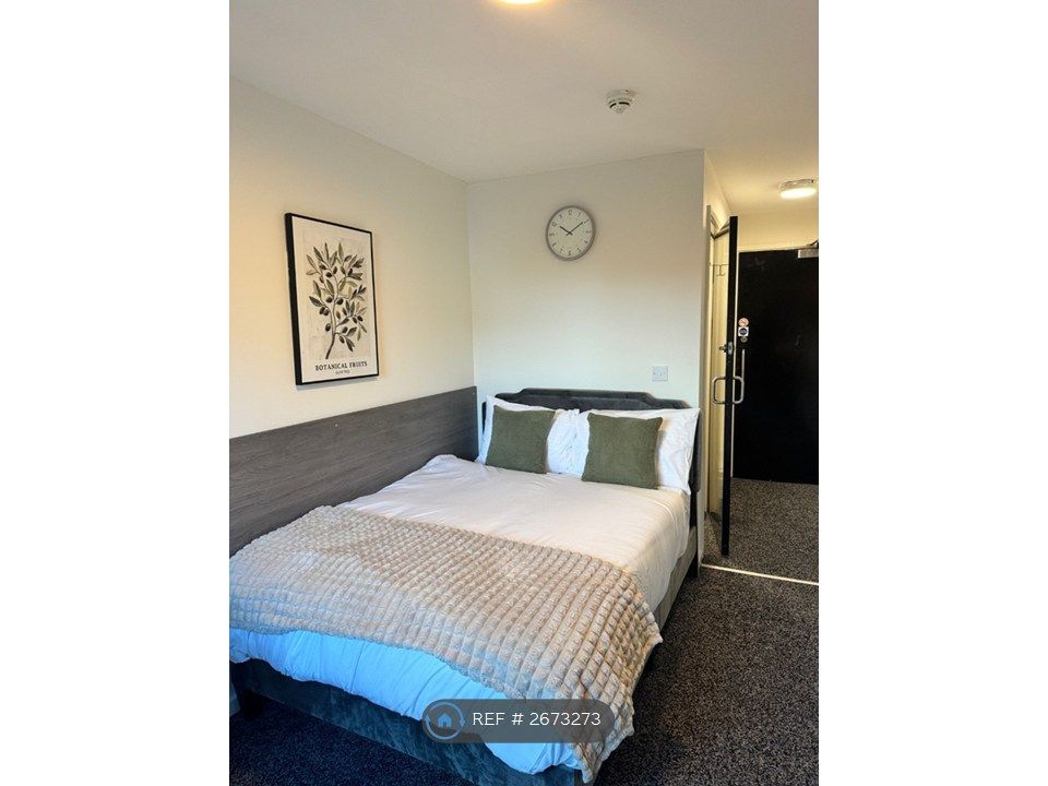 Property photo 2 of 14 Bedroom