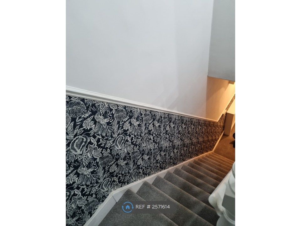 Property photo 3 of 9 Staircase