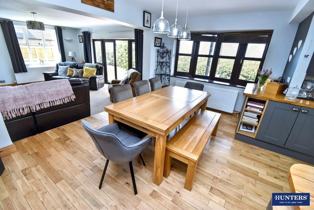 Property photo 1 of 32 Dining Room