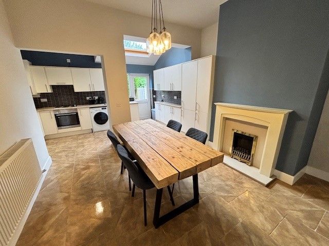 Property photo 3 of 16 Dining 1