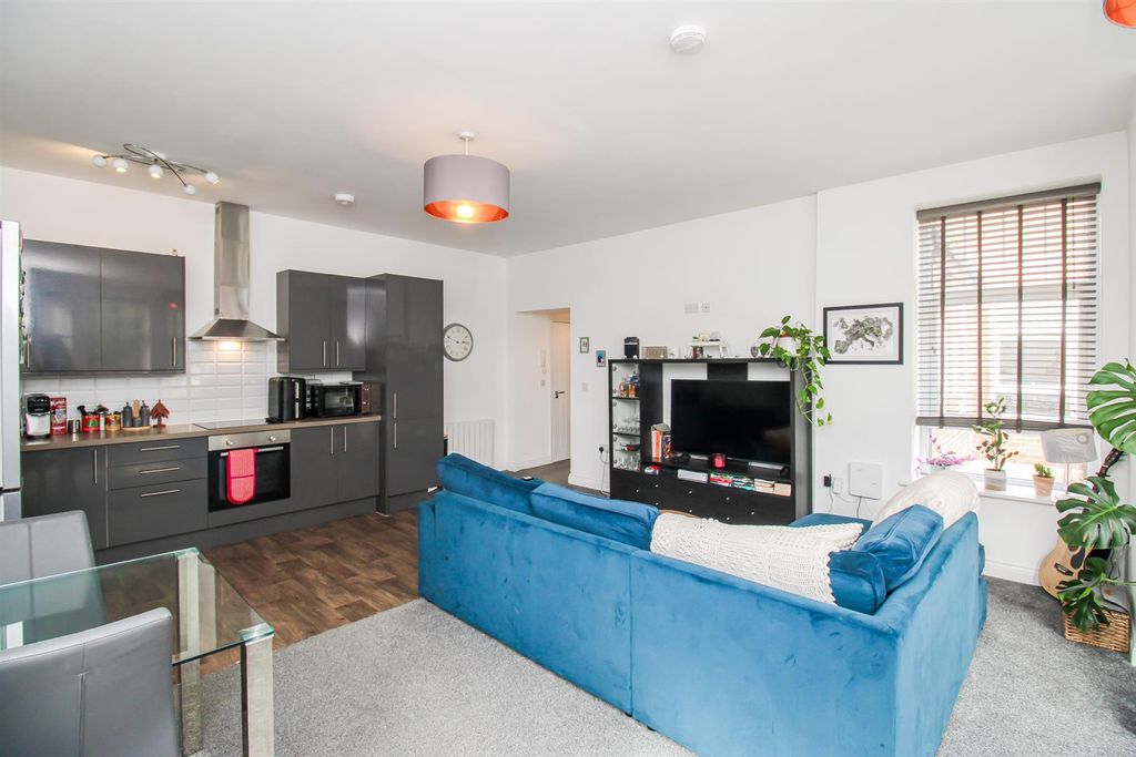 Property photo 3 of 10 Open Plan Living Kitchen And Dining Area