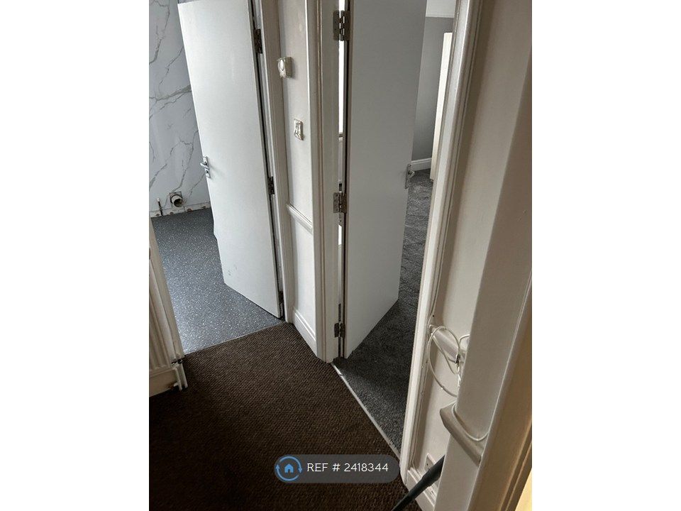 Property photo 3 of 15 Landing
