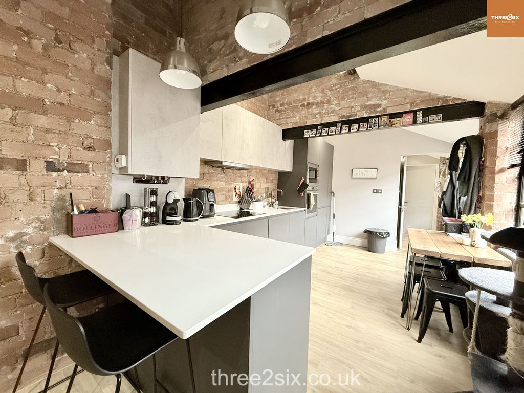 Property photo 3 of 7 Gallery