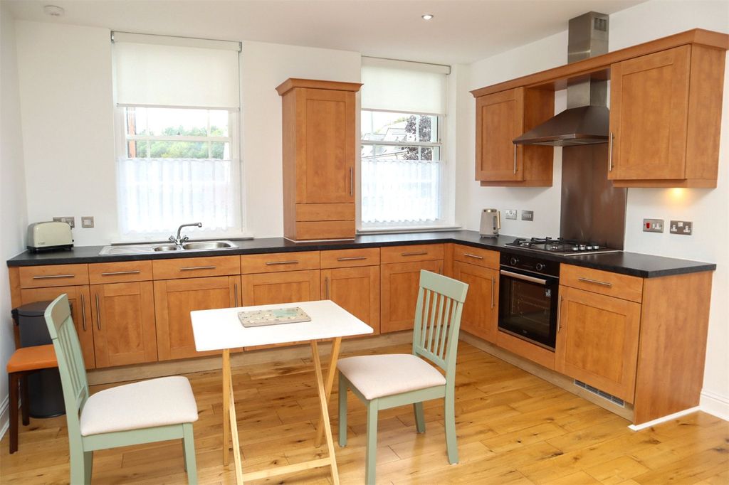 Property photo 3 of 28 Lounge/Kitchen