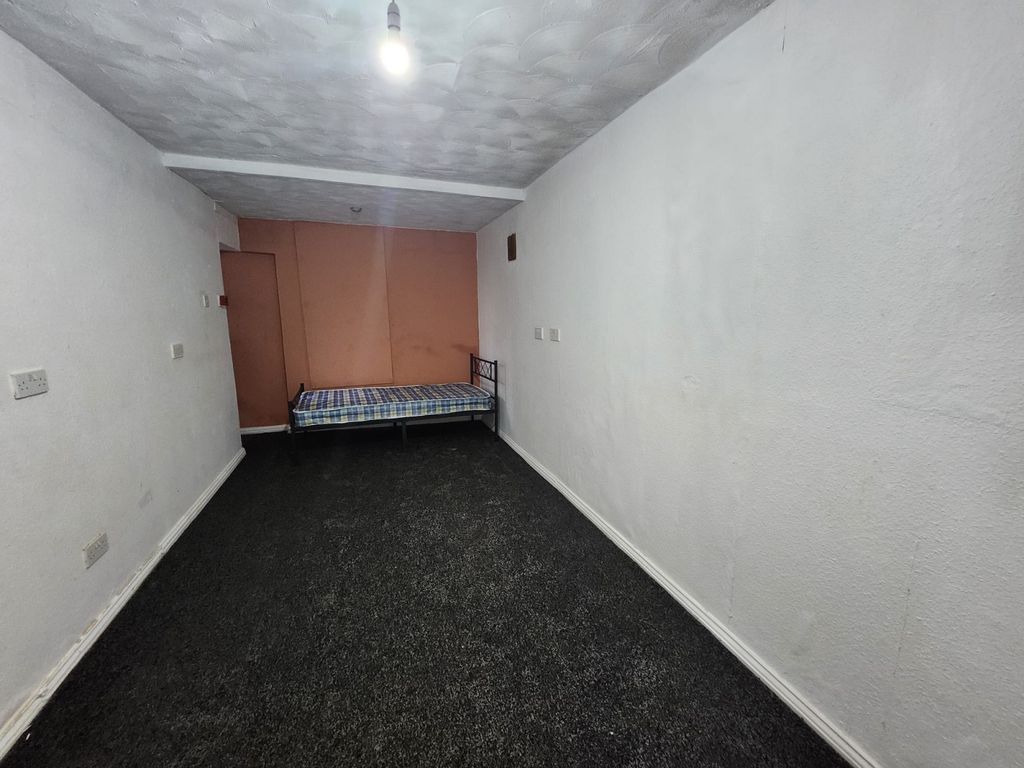 Property photo 2 of 5 Gallery