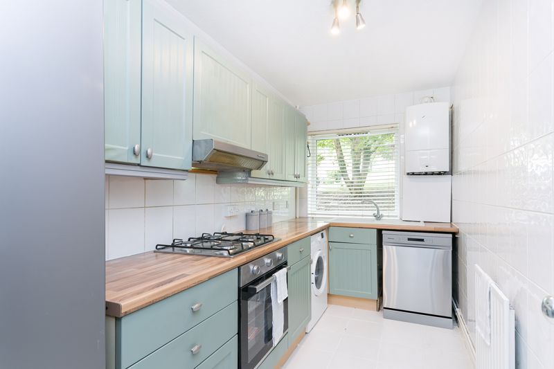 Property photo 3 of 9 Kitchen