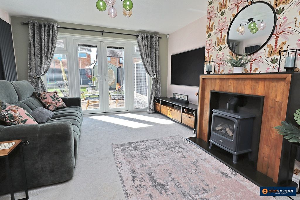 Property photo 2 of 23 4501393