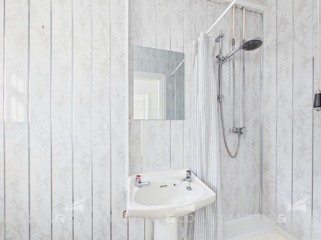 Property photo 3 of 11 Cam02406G0-Pr0593-Still003