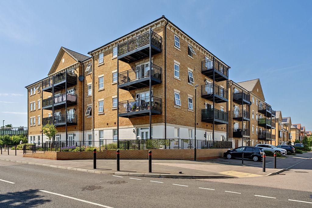 Property photo 1 of 18 1457048-8-6A35590...
