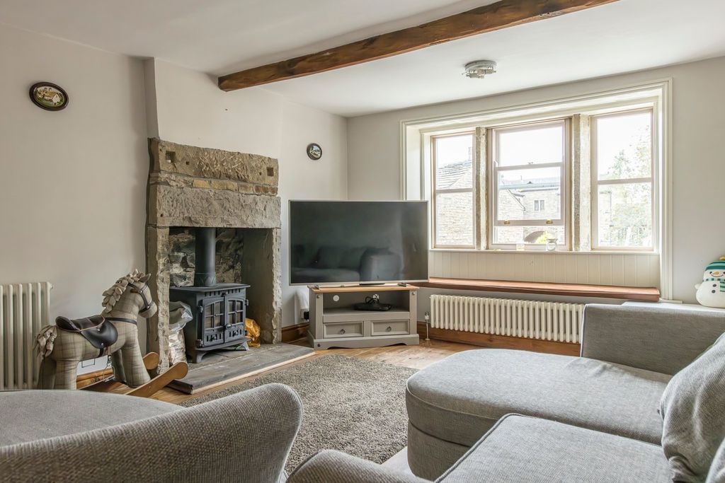 Property photo 1 of 39