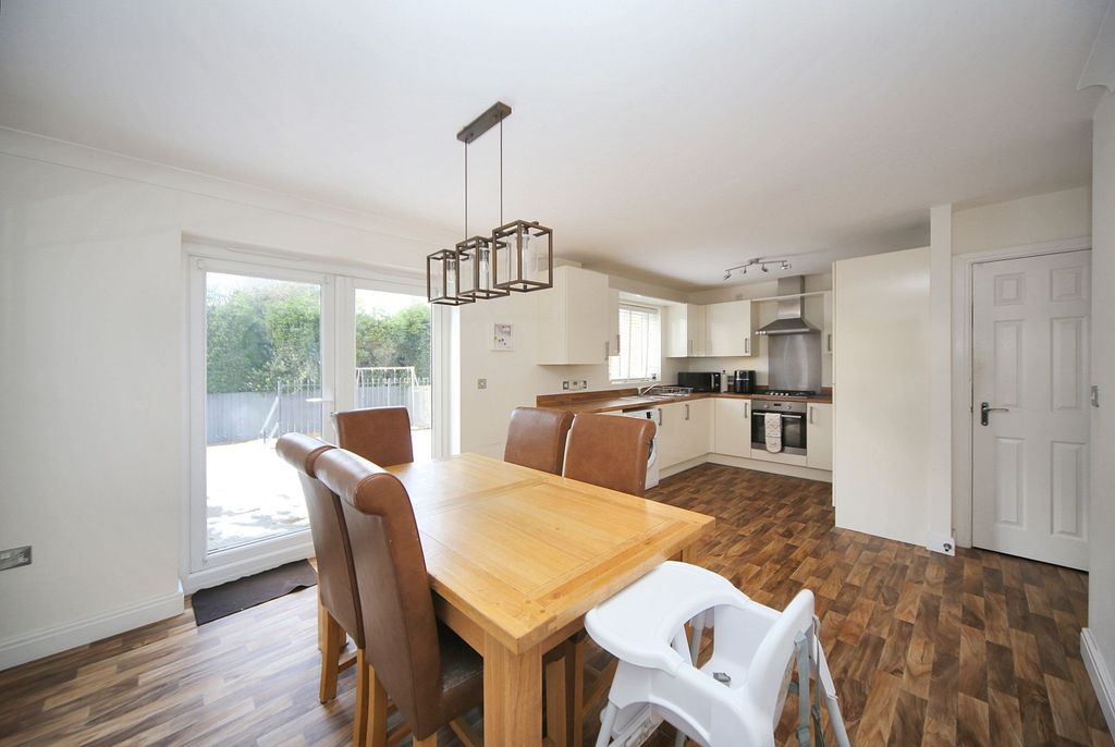 Property photo 2 of 25