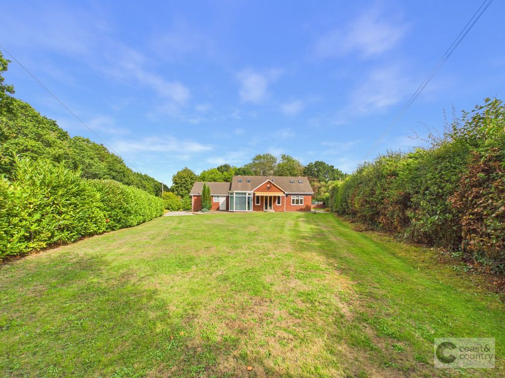 Property photo 2 of 28