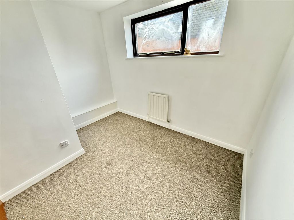 Property photo 2 of 6 Bedroom2