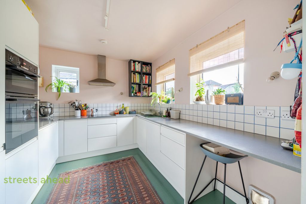Property photo 3 of 18 0Bad0847-30A5-438...