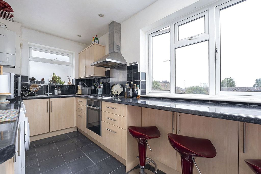 Property photo 3 of 12 Picture No. 05