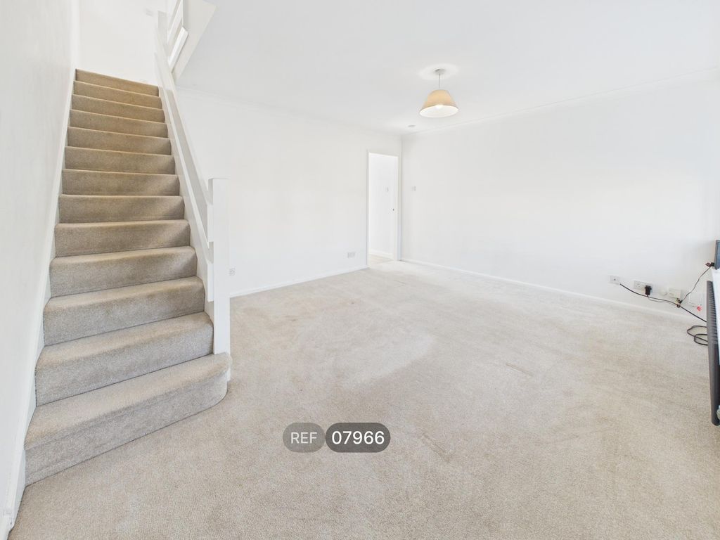 Property photo 3 of 16 Living Room