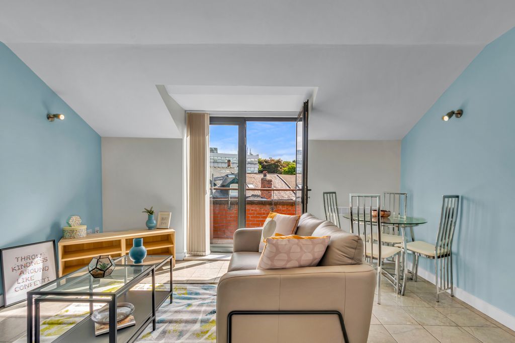 Property photo 2 of 9 Property Photo